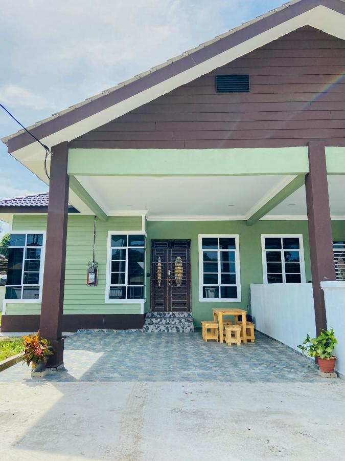 De Jara Guesthouse Dungun For Malay Kültér fotó