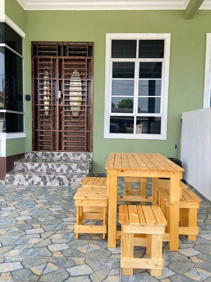 De Jara Guesthouse Dungun For Malay Kültér fotó
